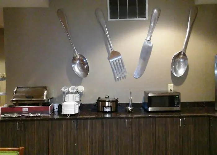 Best Hotels Near Junction City Oregon